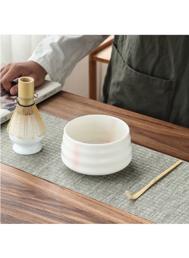 فلاي هسو طقم شاي ماتشا مكون من 4 قطع، طقم خفق ماتشا، وعاء سيراميك ماتشا، خفق ماتشا، حامل خفق أبيض، مغرفة تقليدية، مجموعة مثالية لأداة تقليدية من ماتشا (وردي وأبيض) - Image 5